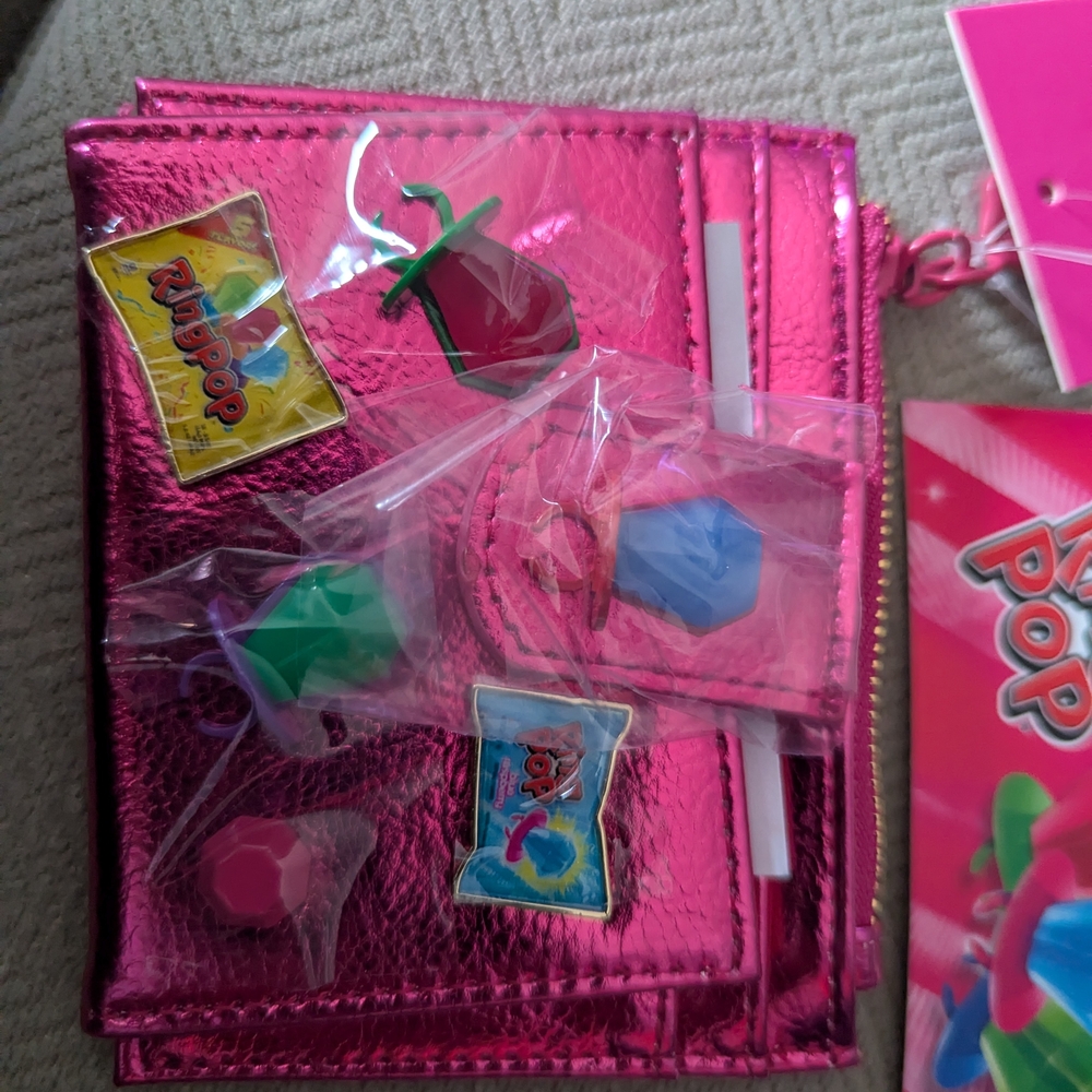 Betsey Johnson Ring Pop Wallet - Picture 3 of 6